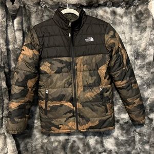 🛑SOLD🛑The NorthFace reversible winter coat. Very good shape!